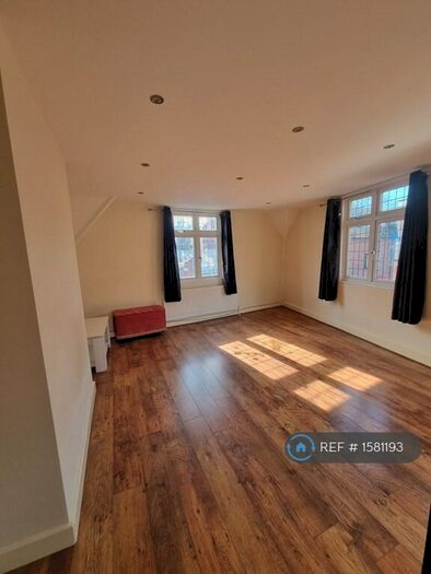 1 Bedroom Flat To Rent In Potter Street, Bishop's Stortford, CM23