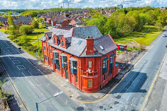 2 Bedroom Flat For Sale In Canal Street, St. Helens, WA10