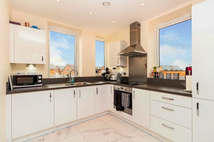 1 Bedroom Flat To Rent In Brooklands Square, Milton Keynes MK10
