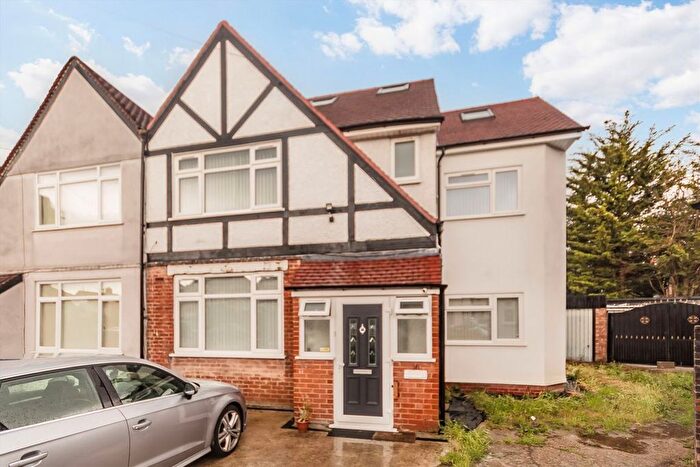 Studio To Rent In Church Stretton Road, Hounslow, TW3