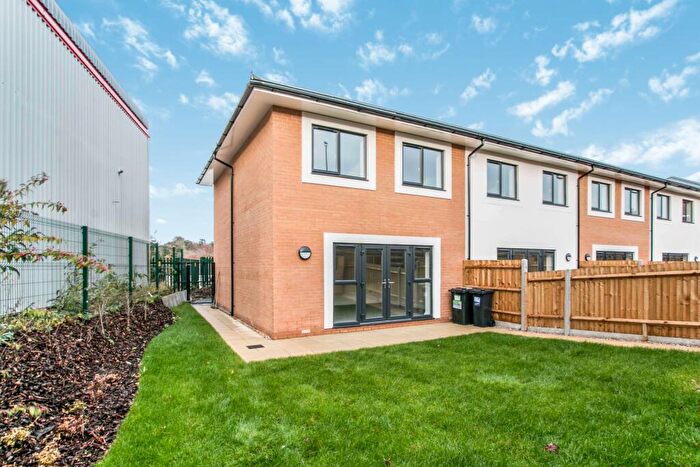 3 Bedroom Terraced House To Rent In Wharfdale Road, BH4