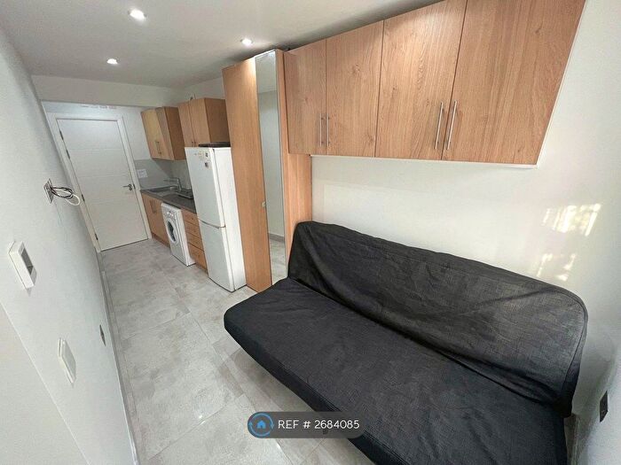 Studio To Rent In Central Road, Wembley, HA0