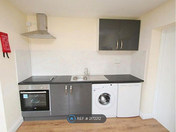 1 Bedroom Flat To Rent In High Street, London Colney, St. Albans, AL2