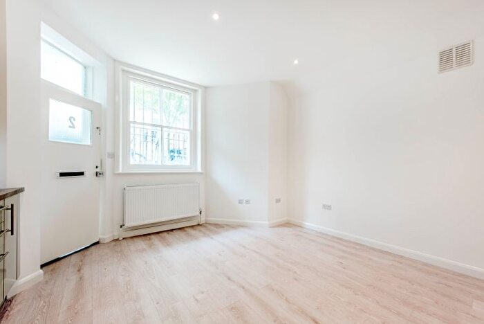 Studio To Rent In Campden Hill Gardens, London, W8