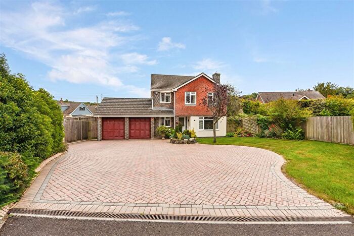 4 Bedroom Detached House For Sale In Wasdale Close, Horndean, PO8