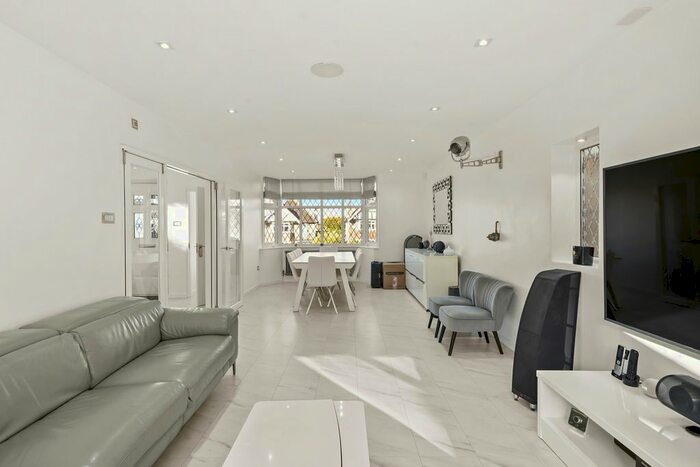 4 Bedroom Detached House To Rent In Croham Close, South Croydon, Surrey, CR2