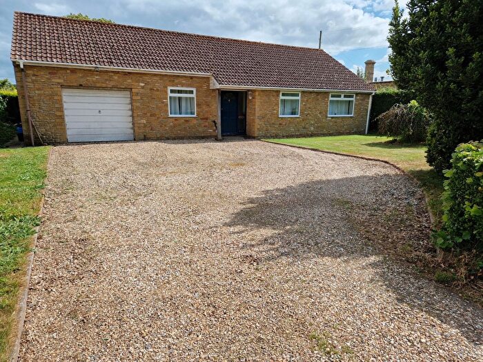 4 Bedroom Detached House For Sale In Parrett Works, Martock, TA12