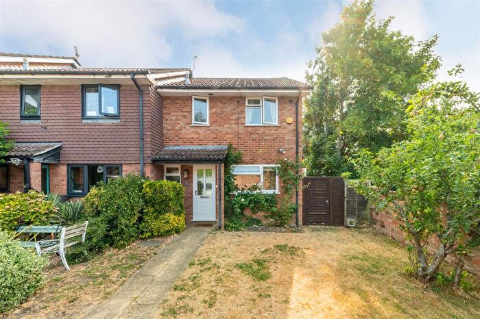 3 Bedroom End Of Terrace House For Sale In Milman Road, Reading, RG2