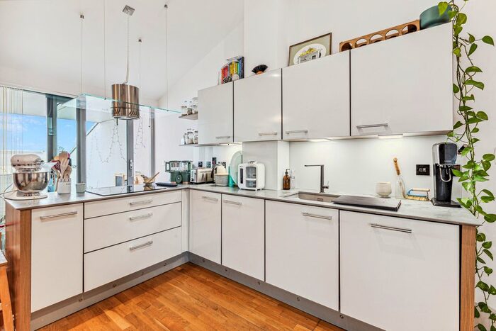 2 Bedroom Flat To Rent In Westand Apartments, Highbury &amp; Islington, N5