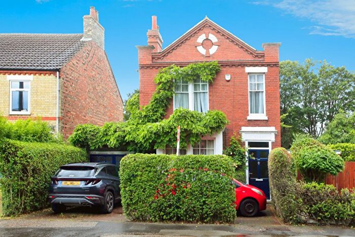 3 Bedroom Detached House For Sale In Dogsthorpe Road, Peterborough, PE1