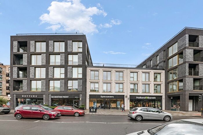 2 Bedroom Flat For Sale In West Bradbury Yard, Brentford, TW8