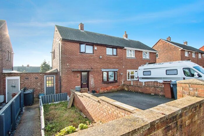 3 Bedroom Semi-Detached House For Sale In Lindhurst Road, Athersley North, Barnsley, S71