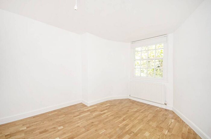 2 Bedroom Flat To Rent In Dalston Lane, Dalston, London, E8