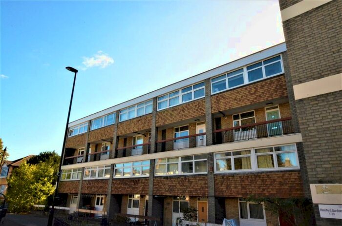 3 Bedroom Maisonette To Rent In Hensford Gardens London, SE26