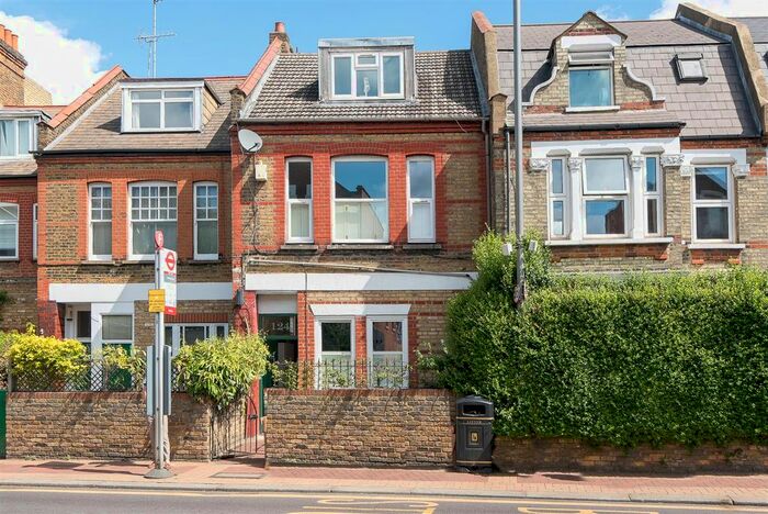 2 Bedroom Flat To Rent In Lower Richmond Road, London, SW15