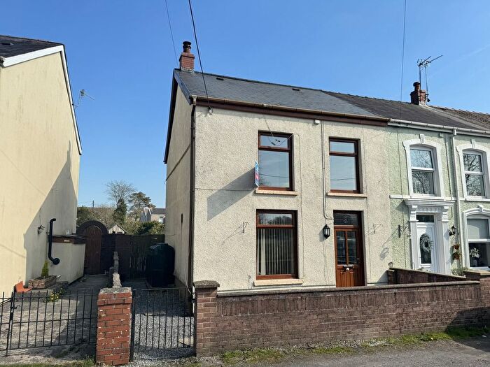 3 Bedroom Semi-Detached House For Sale In Heol Rhyd Ddu Fach, Cwmllynfell, Ystradgynlais., SA9