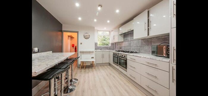 8 Bedroom House To Rent In Parsonnage Road Gatley, Manchester, M20