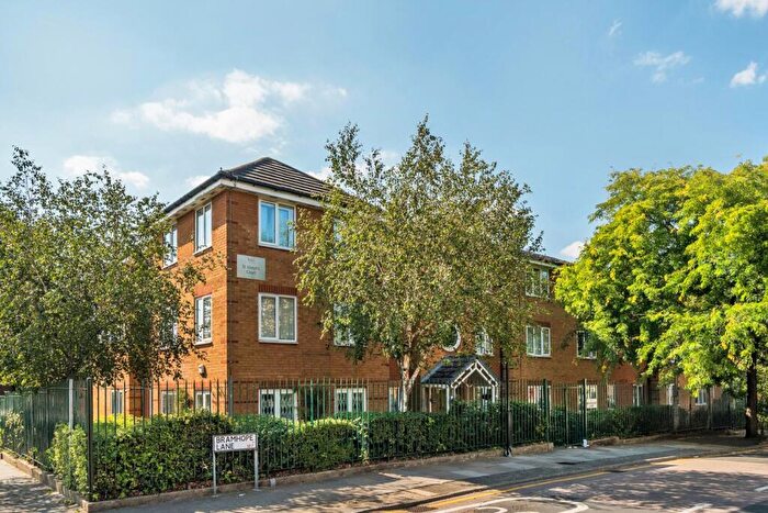 1 Bedroom Apartment For Sale In Bramhope Lane, London, SE7