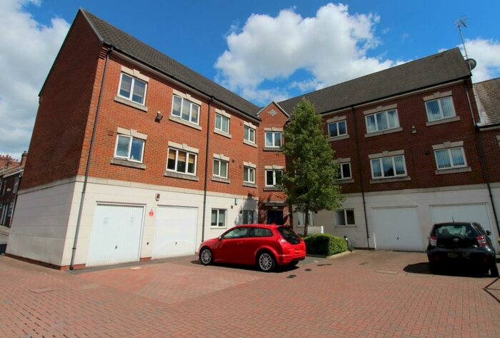 1 Bedroom Flat To Rent In Oak House, Birches Rise, Birches Head, Stoke-on-Trent, ST1