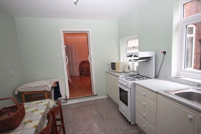 3 Bedroom Terraced House To Rent In High Town Road, Luton, LU2