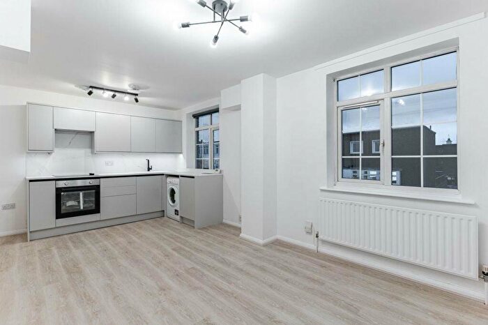 1 Bedroom Flat To Rent In Manor House Yard, Royston, SG8