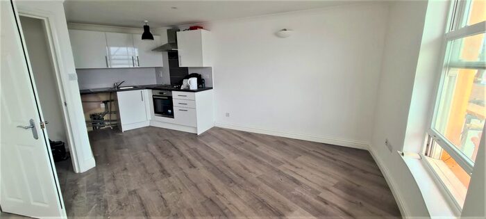 1 Bedroom Flat To Rent In Stoke Newington Road, London, N16