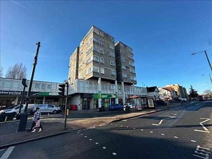 2 Bedroom Flat For Sale In Rex House, Hanworth, TW13