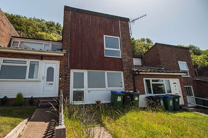 2 Bedroom House For Sale In St Leonards Close, Newhaven, BN9