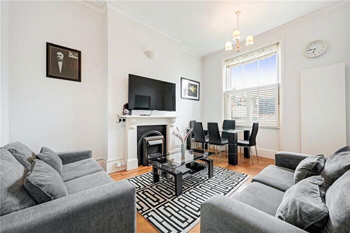 2 Bedroom Apartment To Rent In Coleherne Road, Chelsea, London, SW10