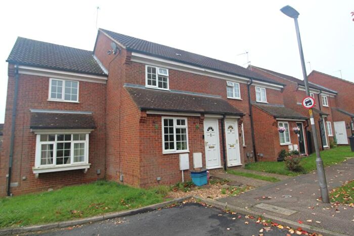 2 Bedroom End Of Terrace House To Rent In Edmunds Drive, Hitchin, SG2