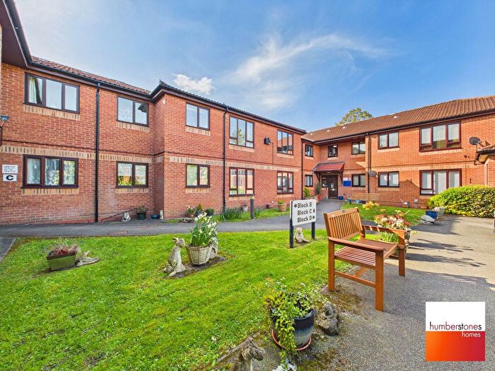 2 Bedroom Flat For Sale In Perry Court, Hagley Road West, Oldbury, B68