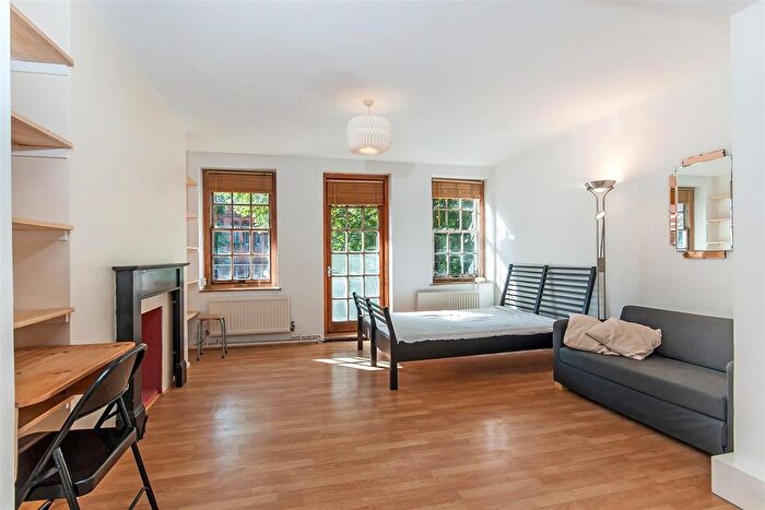 Studio To Rent In Dennington Park Road, West Hampstead, London, NW6
