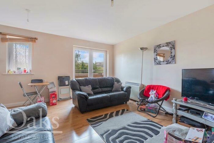 2 Bedroom Flat To Rent In Manning Gardens, Croydon, CR0