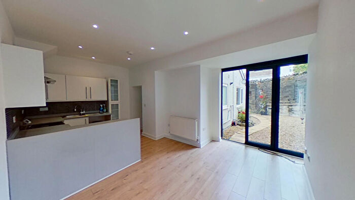 1 Bedroom Flat To Rent In Collenna Road, Tonyrefail, CF39