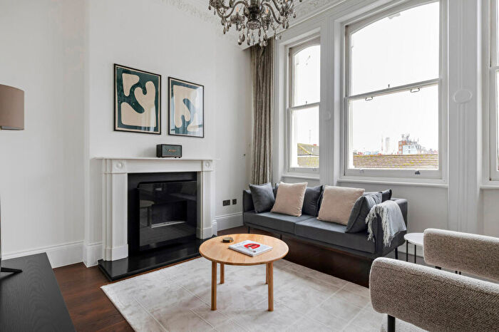 1 Bedroom Apartment To Rent In Redcliffe Square, Kensington And Chelsea, London, SW10
