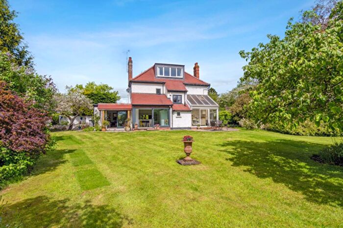 4 Bedroom Detached House For Sale In Oxford Road, Dinton, HP17