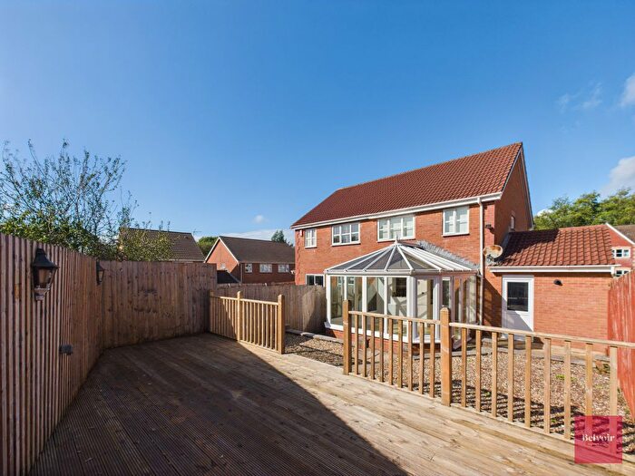 3 Bedroom Semi-Detached House To Rent In Clos Ger Y Maes, Tircoed Forest Village, Penllergaer, Swansea, SA4