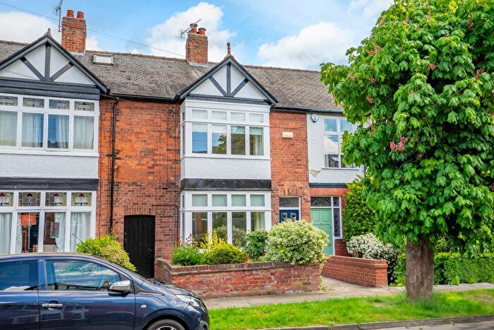 3 Bedroom Town House For Sale In Chestnut Avenue, York, YO31
