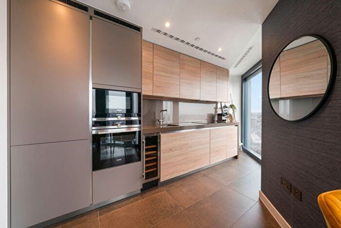 1 Bedroom Flat For Sale In Chronicle Tower, City Road, London, EC1V