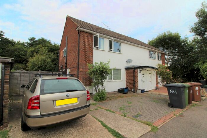 2 Bedroom Maisonette To Rent In Richmond Court, Potters Bar, EN6