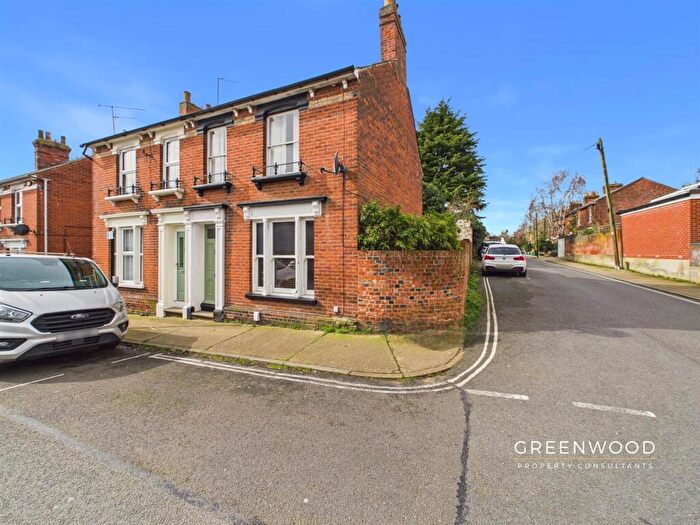 3 Bedroom Semi Detached House For Sale In Rawstorn Road, Colchester, CO3