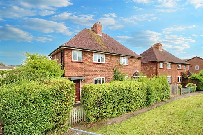 3 Bedroom Property To Rent In The Oval, Guildford, GU2