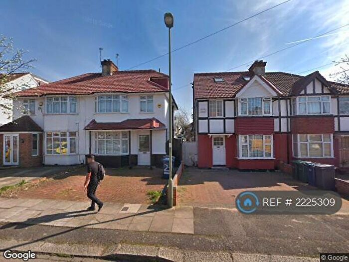 4 Bedroom Semi-Detached House To Rent In Edgware, Edgware, HA8