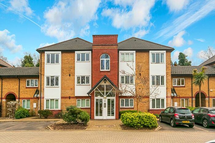 1 Bedroom Flat To Rent In Heathcote Road, St. Margarets, TW1