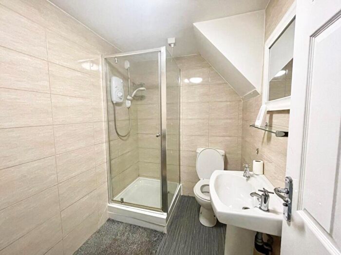 2 Bedroom Flat To Rent In Queens Road, Beeston, NG9