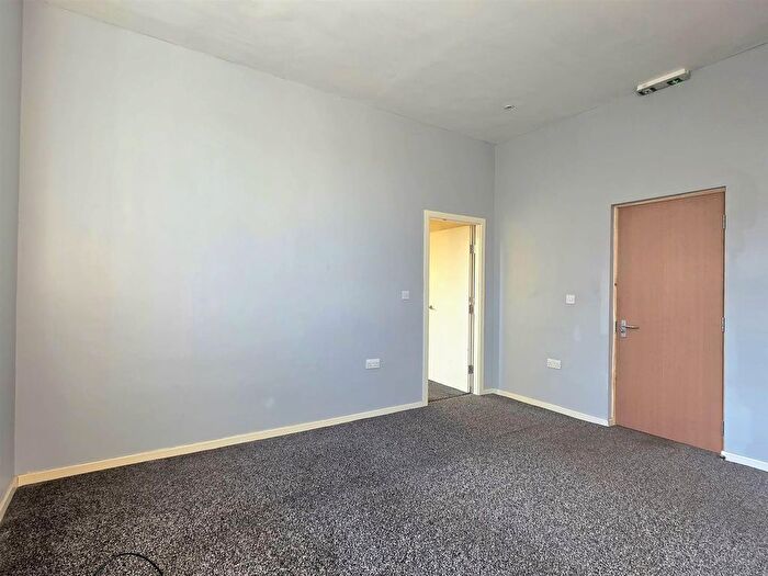 2 Bedroom Flat To Rent In Furlong Road, Rotherham, S63