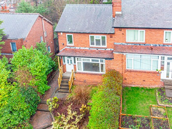 3 Bedroom Semi Detached House For Sale In Stainbeck Lane, Leeds, LS7