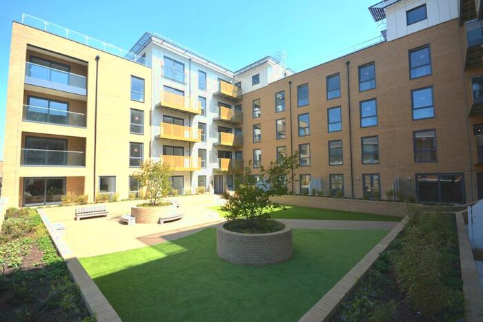 2 Bedroom Flat To Rent In Dunn Side, Chelmsford, CM1