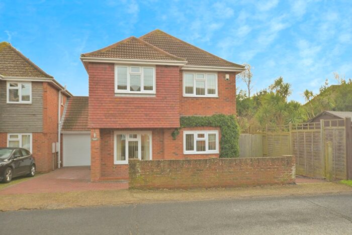 4 Bedroom Link Detached House For Sale In Robin Hood Lane, Lydd, Romney Marsh, Kent, TN29