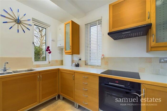 2 Bedroom Flat To Rent In Lancaster House, Wandsworth, SW18